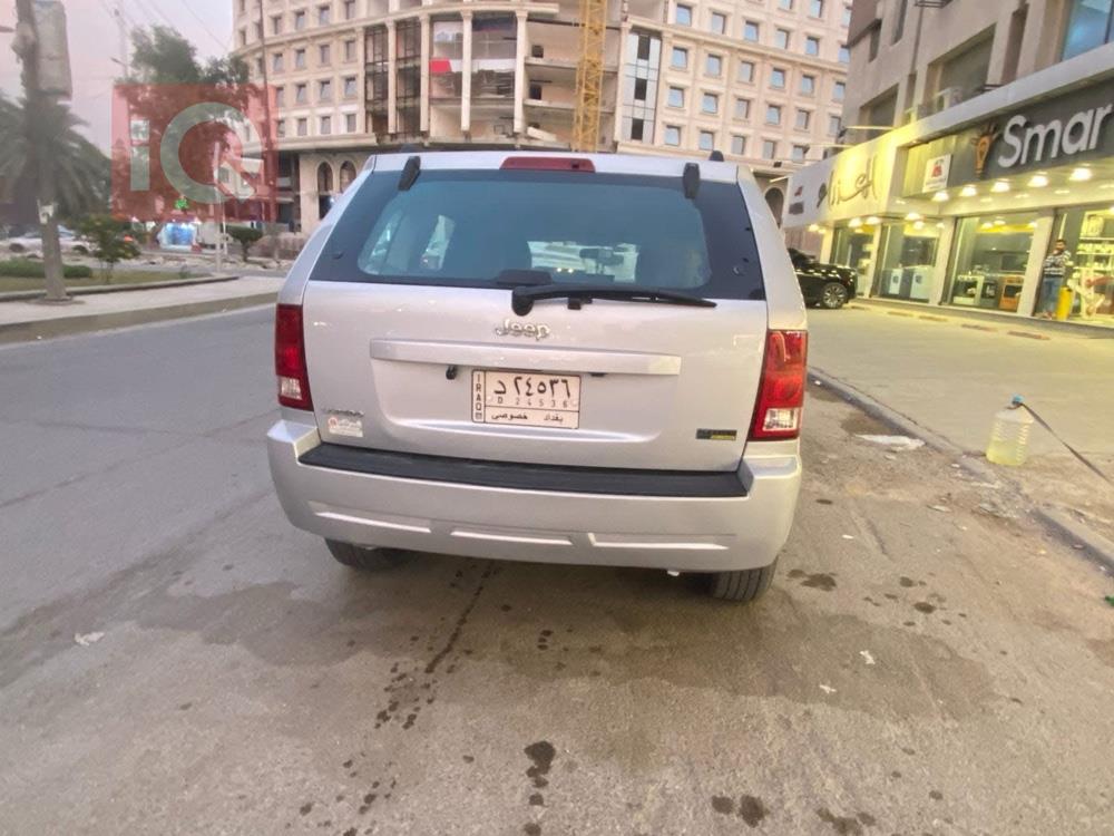 جیپ گراند شیرۆکی
